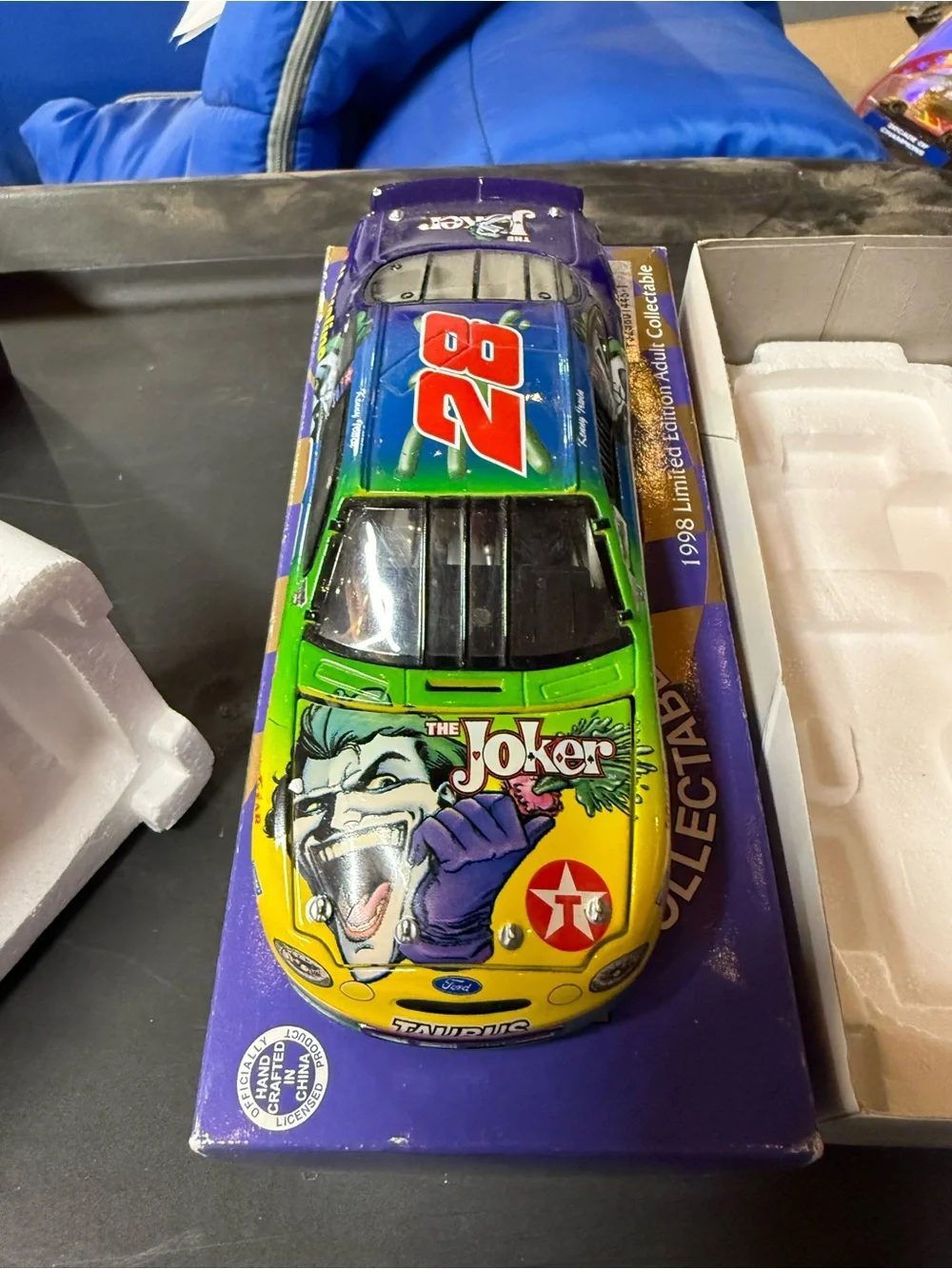 1:32 scale NASCAR set; Batman & Joker - Picture 6 of 9